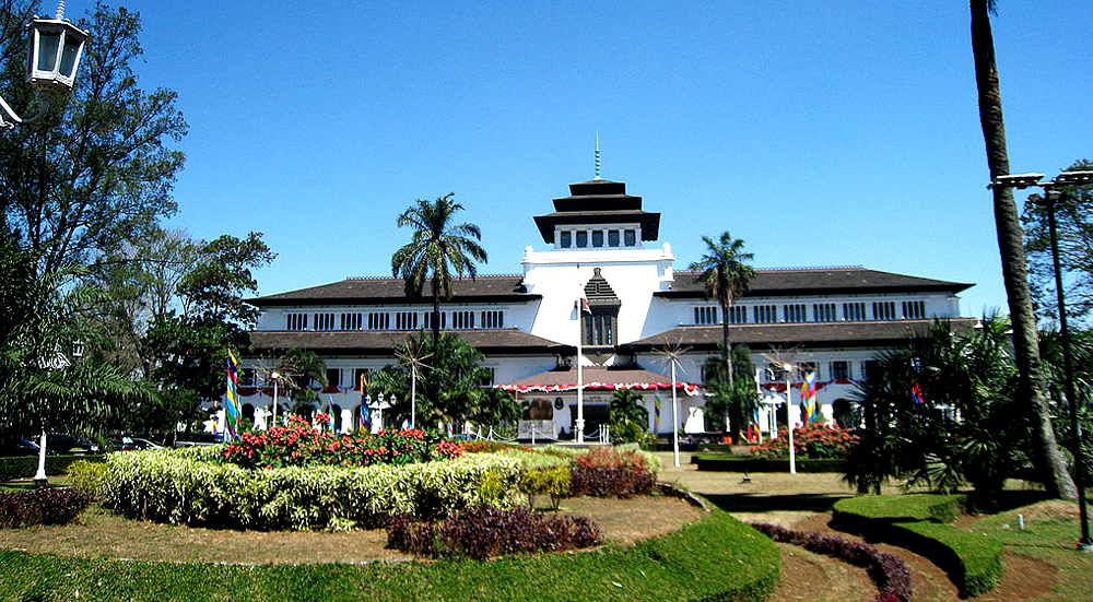 Авиабилеты в Бандунг